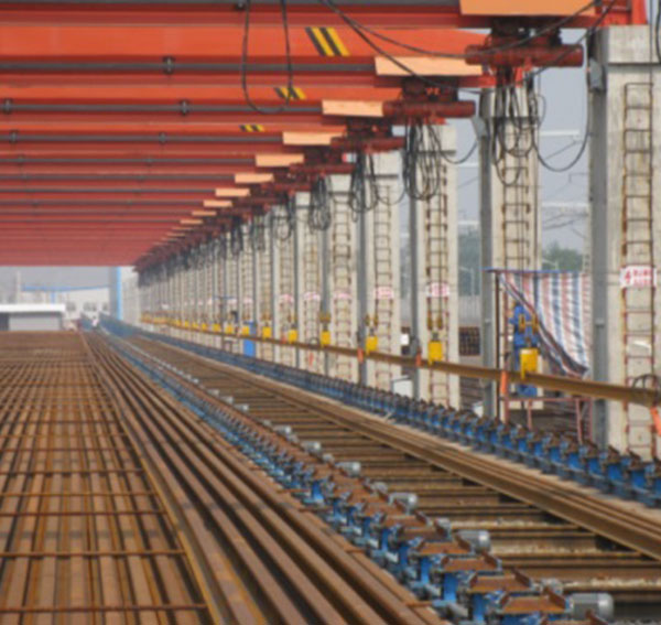 格雷母線長鋼軌群吊定位及控制系統